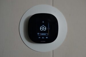 Energy saving smart thermostat